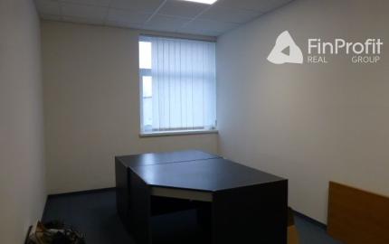 Zrekonštruované kancelárie na prenájom. Možnosť prenájmu skladu - od 11 m2, Slovnaftská ul.