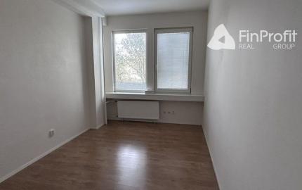 Kancelária s bezplatným parkovaním na prenájom - 36 m2, Rybničná ul.