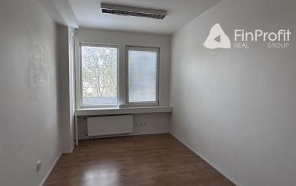 Kancelária s bezplatným parkovaním na prenájom - 36 m2, Rybničná ul.