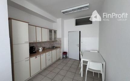 Kancelária s bezplatným parkovaním na prenájom - 36 m2, Rybničná ul.