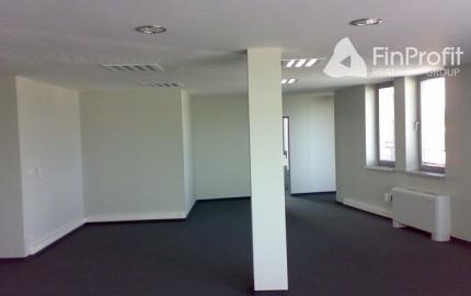 Kancelársky priestor v nízko-podlažnej budove s výťahom na prenájom - 200 m2, Rožňavská ul.