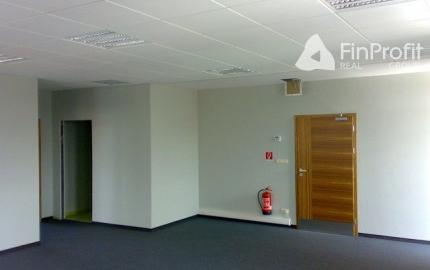 Kancelársky priestor v nízko-podlažnej budove s výťahom na prenájom - 200 m2, Rožňavská ul.