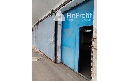 Skladový priestor s prívodom vody na prenájom - 423 m2, Púchovská ul.