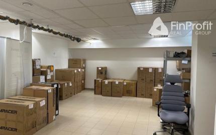 Na prenájom zrekonštruovaný obchodný priestor 342 m2. Možnosť rozdelenia na dve menšie prevádzky (222 m2 a 120 m2).