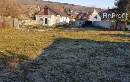 Predám stavebný pozemok Nitra - Štitáre.