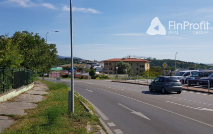 Prenajmem v Nitre 30m2 s parkovacím miestom na Cabajskej ceste.