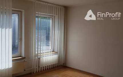 Prenajmem v Nitre 30m2 s parkovacím miestom na Cabajskej ceste.