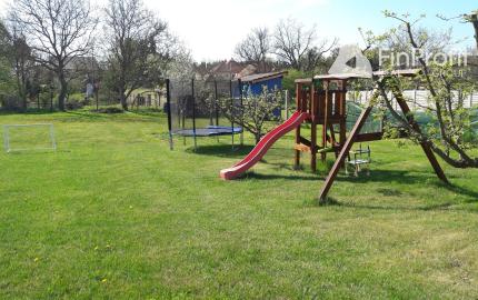 Na predaj útulný pekný RD na bývanie aj podnikanie, Podhájska