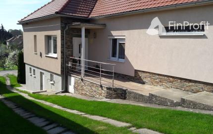 Na predaj útulný pekný RD na bývanie aj podnikanie, Podhájska