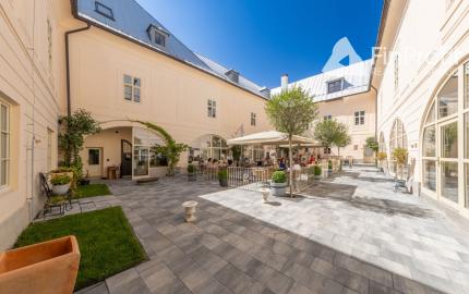 Predám zabehnutú reštauráciu v Banskej Štiavnici.