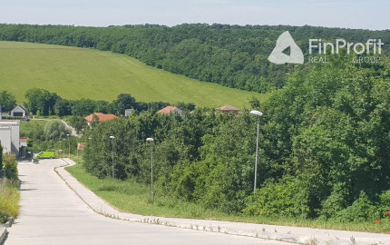 Predám stavebný pozemok Nitra - Šúdolská ulica.