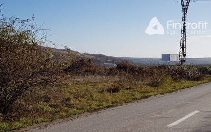 Predám pozemok na Zlatomoraveckej ceste pri Nitre, 6492m2.