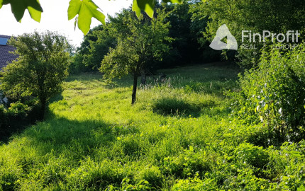 Predám dva stavebné pozemky pod lesom Nitra - Zobor, 1635m2.