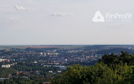 Predám dva stavebné pozemky pod lesom Nitra - Zobor, 1635m2.