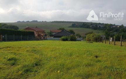 Predám stavebný pozemok 713m2 v Lehote pri Nitre.