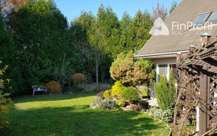 Predám RD pre veľkú rodinu alebo firmu v Nitre - Čermáň.