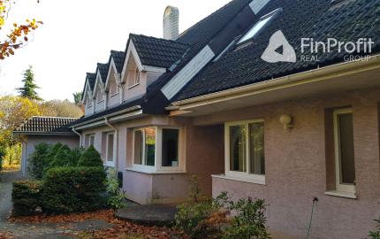 Predám RD pre veľkú rodinu alebo firmu v Nitre - Čermáň.