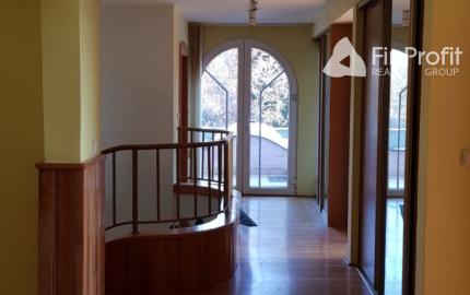 Predám RD pre veľkú rodinu alebo firmu v Nitre - Čermáň.