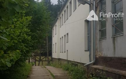 Predám budovu so 7 apartmánmi vo výstavbe vo Vyhniach.