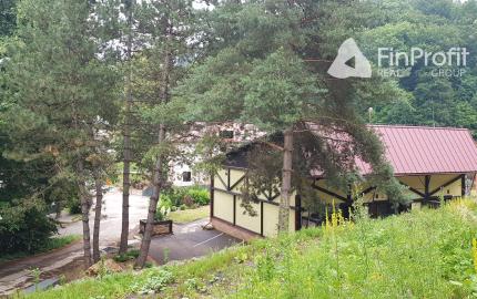 Predám budovu so 7 apartmánmi vo výstavbe vo Vyhniach.