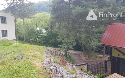 Predám budovu so 7 apartmánmi vo výstavbe vo Vyhniach.