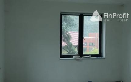 Predám budovu so 7 apartmánmi vo výstavbe vo Vyhniach.