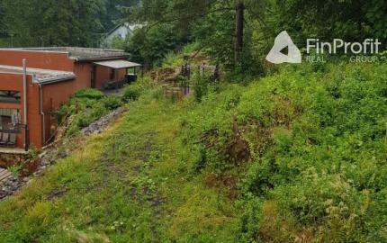 Predám budovu so 7 apartmánmi vo výstavbe vo Vyhniach.