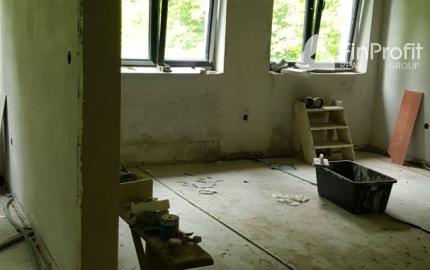 Predám budovu so 7 apartmánmi vo výstavbe vo Vyhniach.