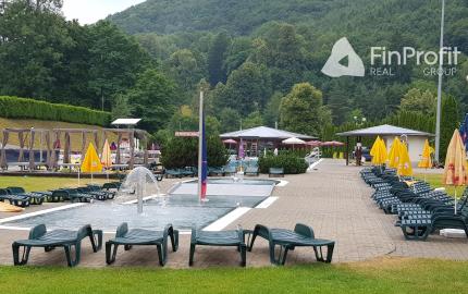 Predám budovu so 7 apartmánmi vo výstavbe vo Vyhniach.