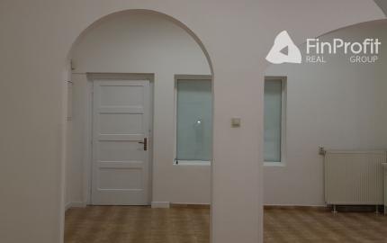 Prenajmem obchodno - kancelárske priestory v Nitre  55m2 - 550.-/mes.