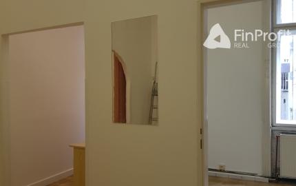 Prenajmem obchodno - kancelárske priestory v Nitre  55m2 - 550.-/mes.