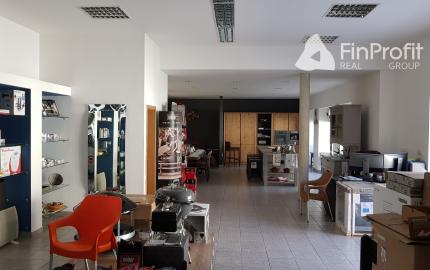 Predám polyfunkčný objekt Nitra vhodný na všetky činnosti.