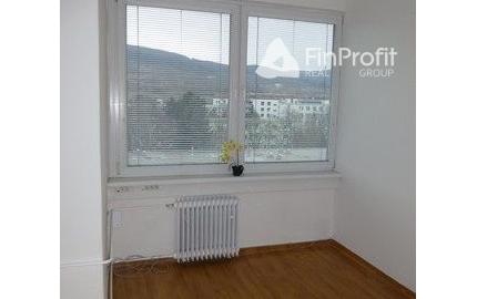 Kancelária s parkovacím miestom zdarma na prenájom - 15,6 m2, Račianska ul.