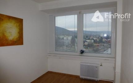 Kancelária s parkovacím miestom zdarma na prenájom - 15,6 m2, Račianska ul.