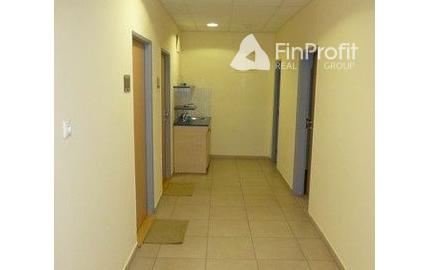 Kancelária s parkovacím miestom zdarma na prenájom - 15,6 m2, Račianska ul.