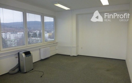 Kancelária s parkovacím miestom zdarma na prenájom - 52,10 m2, Račianska ul.