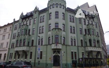 Dvojkancelária s vlastným zázemím v centre mesta na Šafárikovom námestí