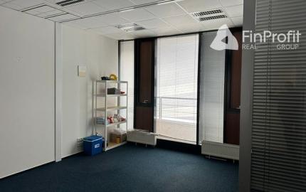 Na prenájom reprezentatívne kancelárske priestory v budove Omnipolis.