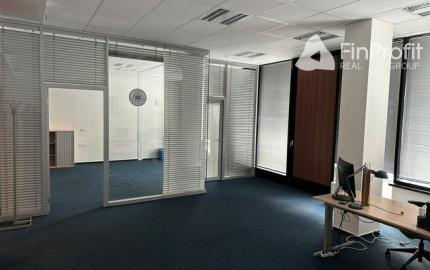 Na prenájom reprezentatívne kancelárske priestory v budove Omnipolis.