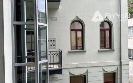 Kancelársky priestor o výmere 107 m2 s vlastným zázemím v centre mesta na Šafárikovom námestí.