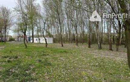 Na prenájom pekný pozemok vhodný pre voľno časové aktivity.