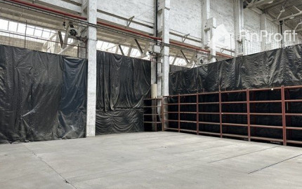 Skladovací priestor na prenájom - 240 m2,  Kopčianska ul.