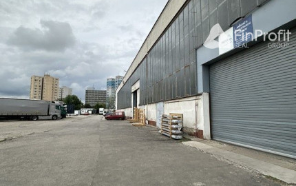 Skladovací priestor na prenájom - 240 m2,  Kopčianska ul.