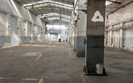 Sklad s administratívnym a sociálnym zázemím na prenájom - 810 m2, Kukučínova ul.