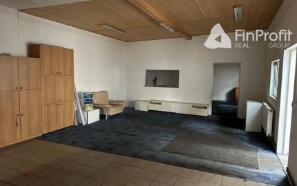 Sklad s administratívnym a sociálnym zázemím na prenájom - 810 m2, Kukučínova ul.