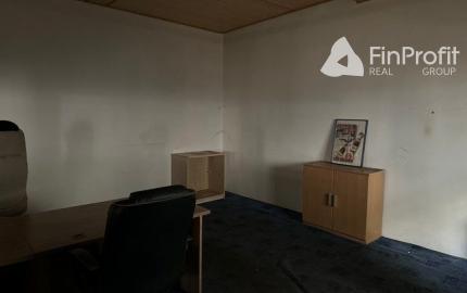 Sklad s administratívnym a sociálnym zázemím na prenájom - 810 m2, Kukučínova ul.