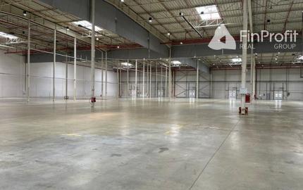 Vykurovaný sklad so zázemím na prenájom. Možnosť rozdelenia. - 8.600 m2, Rača