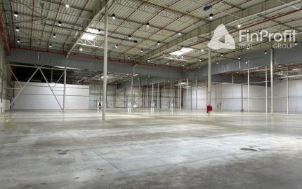 Vykurovaný sklad so zázemím na prenájom. Možnosť rozdelenia. - 8.600 m2, Rača