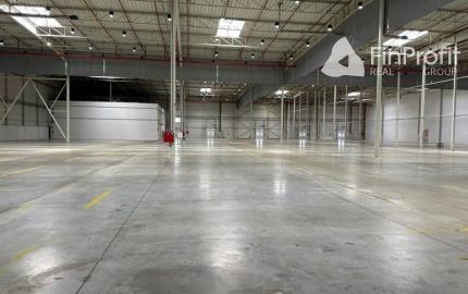 Vykurovaný sklad so zázemím na prenájom. Možnosť rozdelenia. - 8.600 m2, Rača