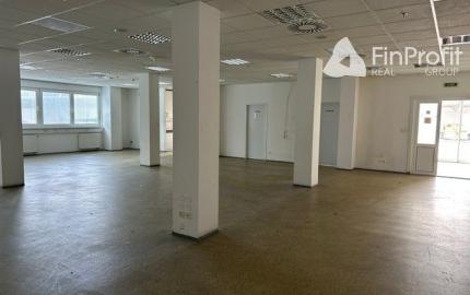 Vykurovaný sklad so zázemím na prenájom. Možnosť rozdelenia. - 8.600 m2, Rača